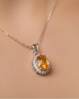 Silver necklace with a Citrine Sapphire